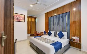 Hotel Aerofort - Near Igi Airport